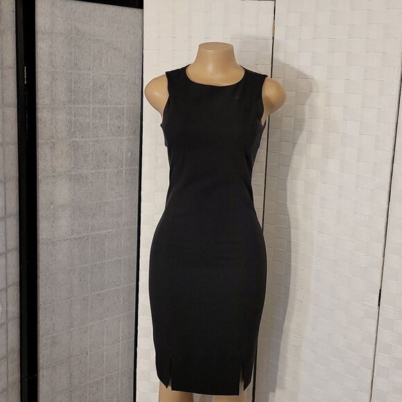 TAGLAI SLEEVELESS SHEATH BODYCON DRESS - Picture 4 of 13
